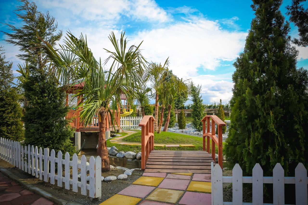 Gardenland Resort Bushat Luaran gambar