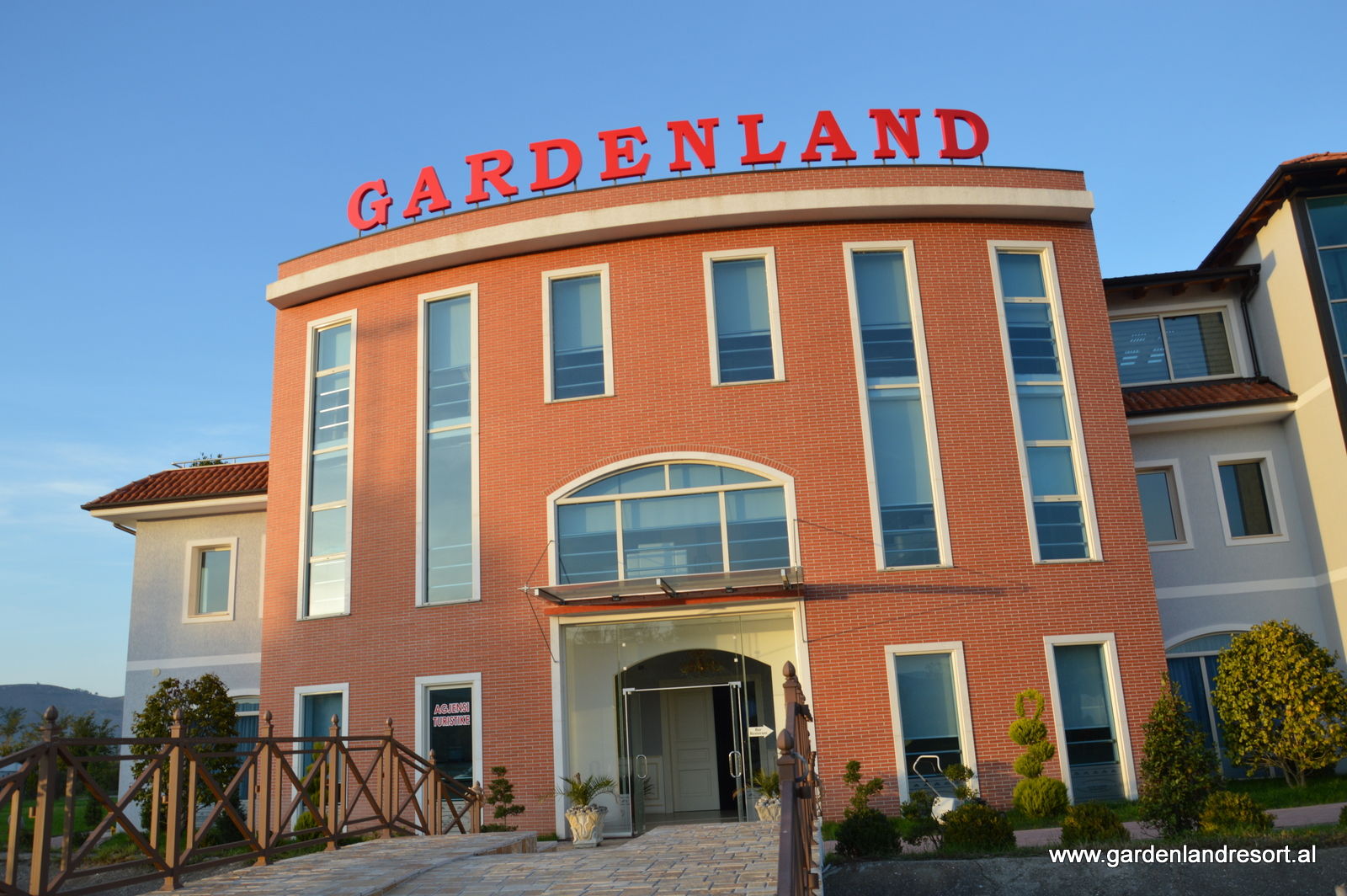 Gardenland Resort Bushat Luaran gambar