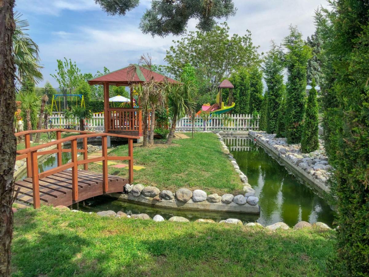 Gardenland Resort Bushat Luaran gambar